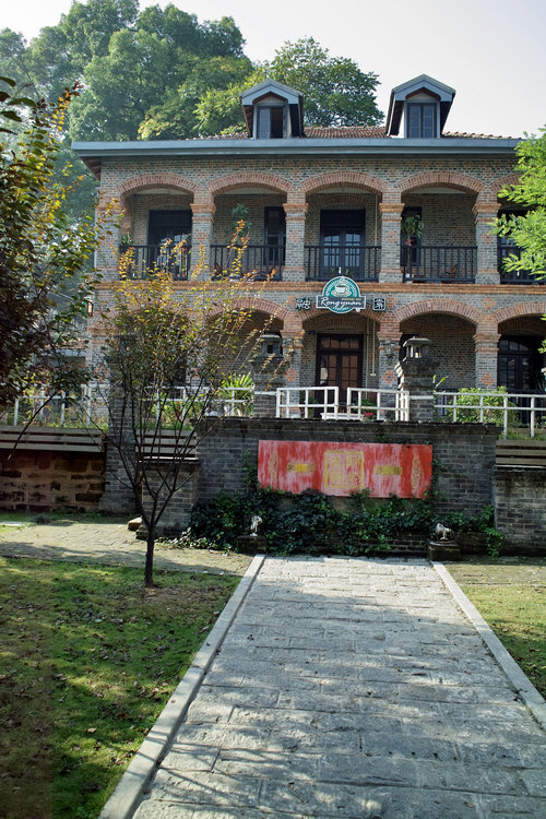 sdim0010.jpg