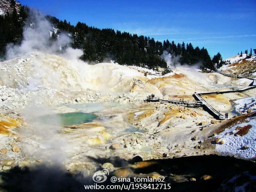 lassen-volcanic-national-park-steaming.jpg