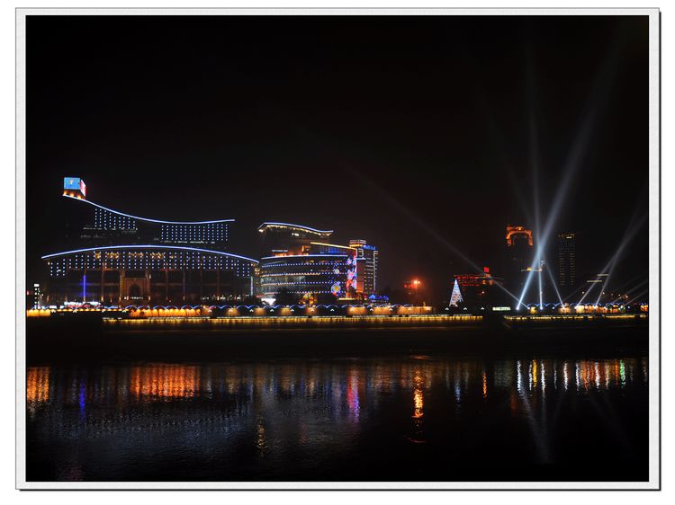 Ƭ 081.jpg