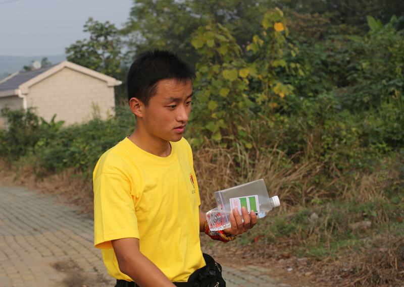 6u0b3045.jpg