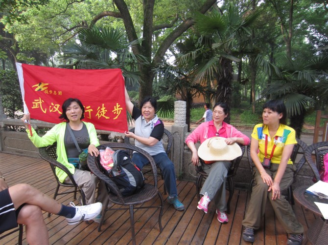 ca6n87uv1.jpg