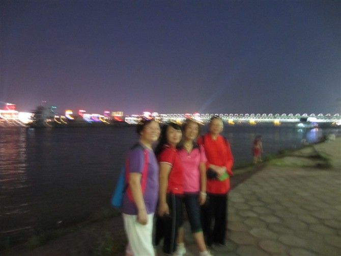 psbecau2x2k09.jpg