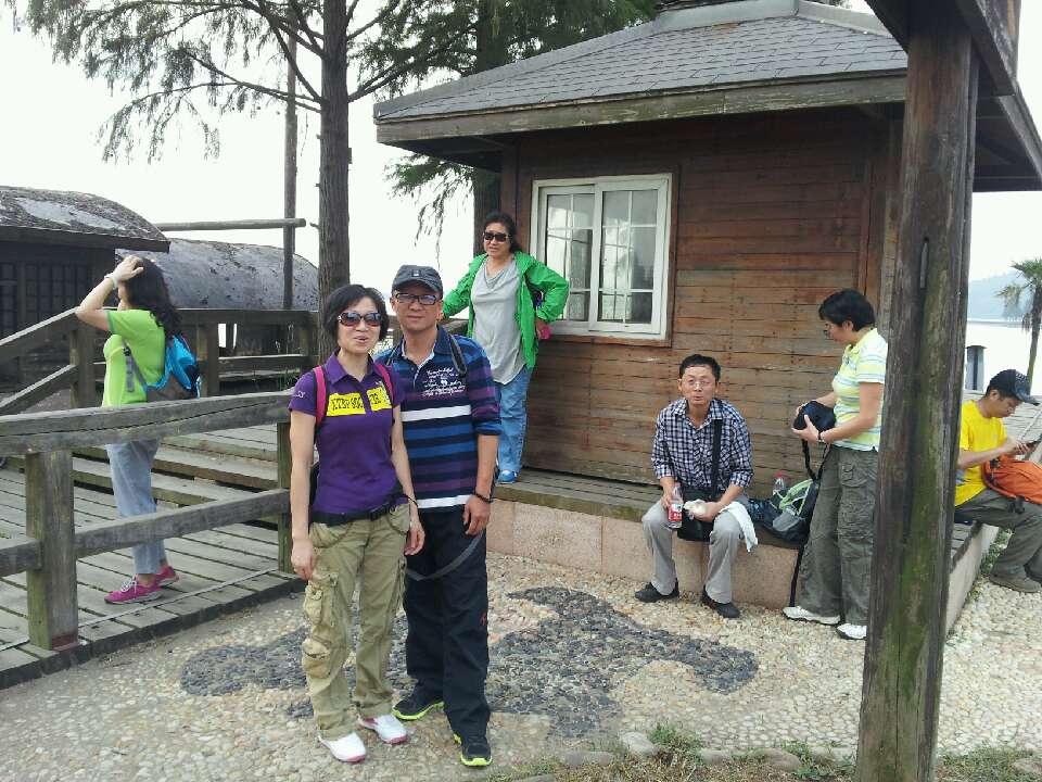 12093004.jpg