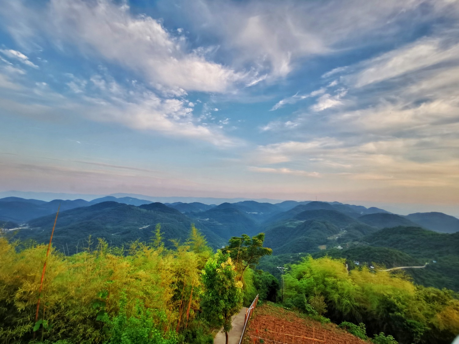 临安大梁山图片