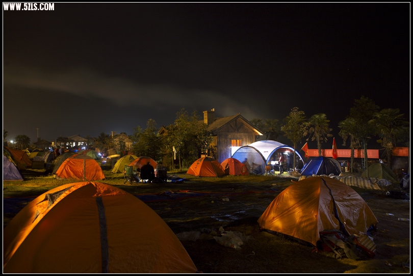 温馨、浪漫的营地之夜